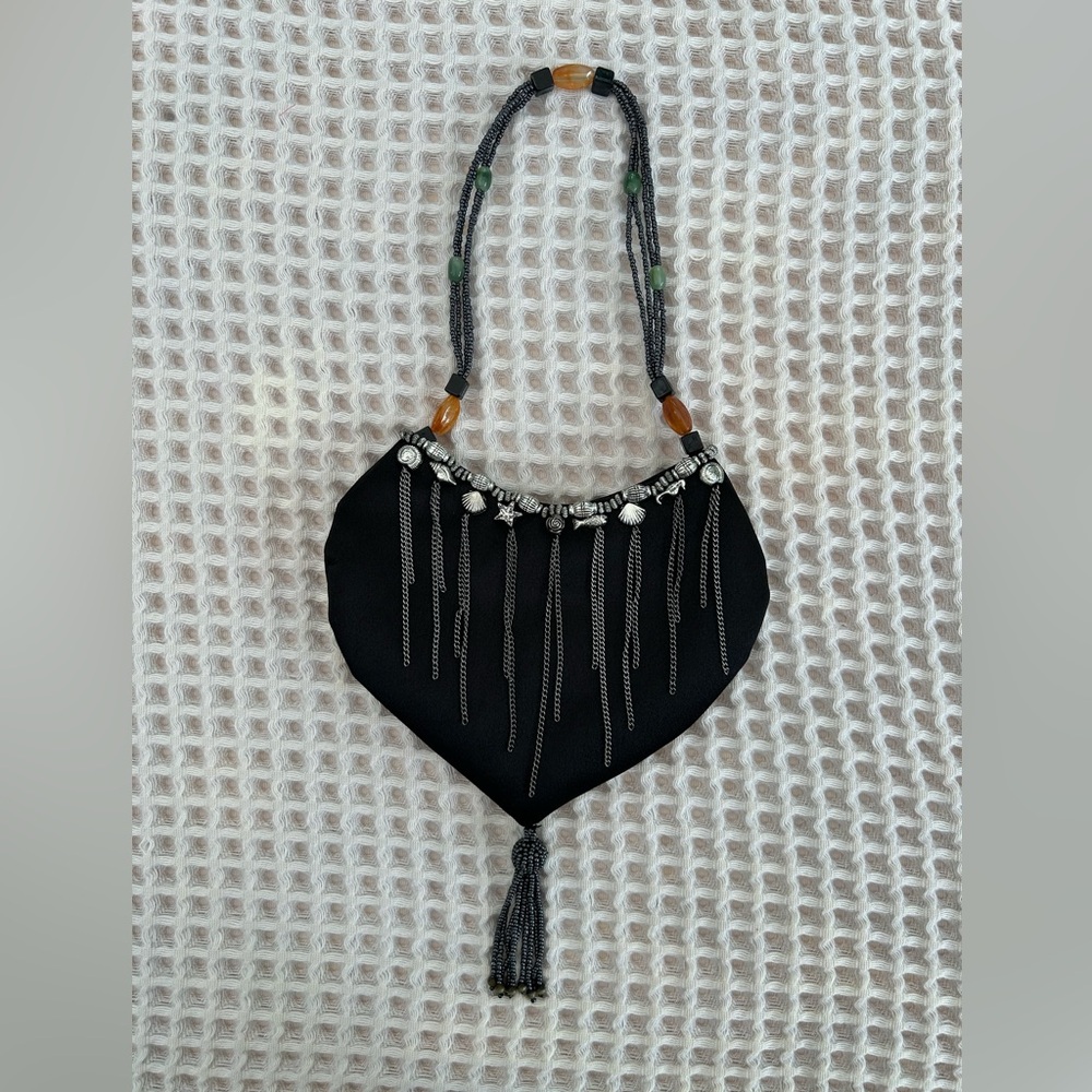 Elegant Black Heart-shaped Mini Bag with Silver and Bead Accents, Handle, Tassel - Picture 4 of 8